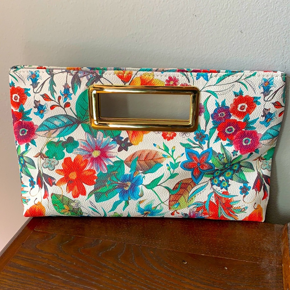 FLORAL CLUTCH